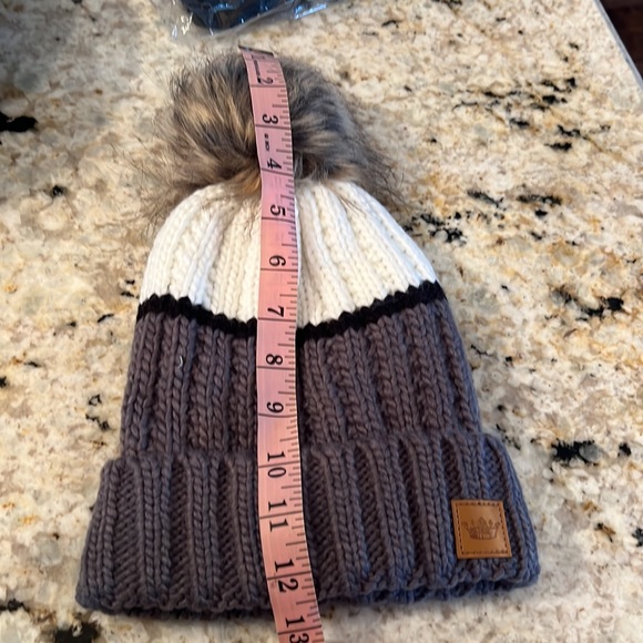 Panache Lined Grey, White, Black w/ Faux Fur Pom Pom Stocking Hat. New! - Picture 7 of 8